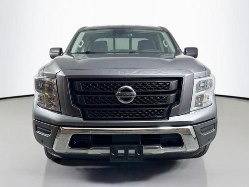 2022 Nissan Titan SV