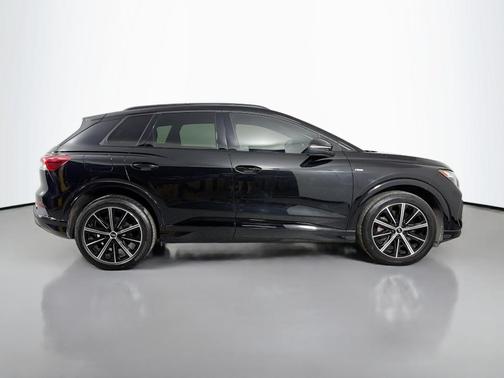 Mythos Black Metallic 2022 Audi Q4 e-tron 50 Premium Plus