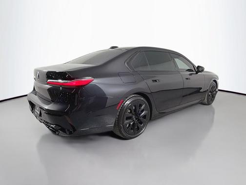 2023 BMW 760 760i xDrive