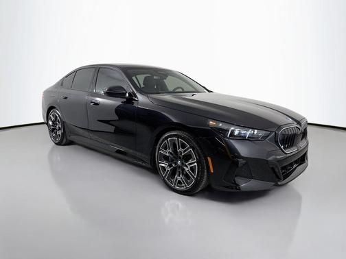 Black Sapphire Metallic 2026 BMW i5 eDrive40