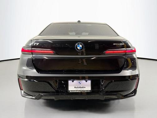Black Sapphire Metallic 2026 BMW i7 XDrive60