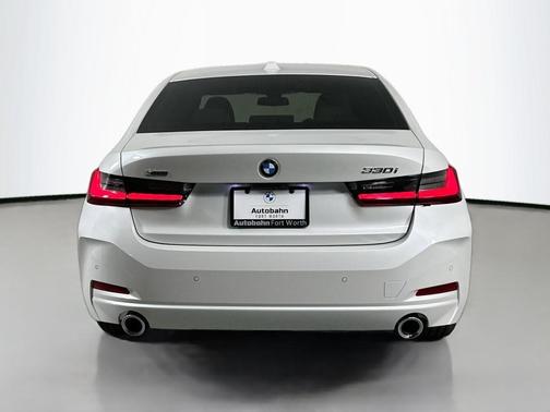 2025 BMW 330 i xDrive