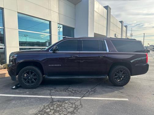 2017 Chevrolet Suburban LT