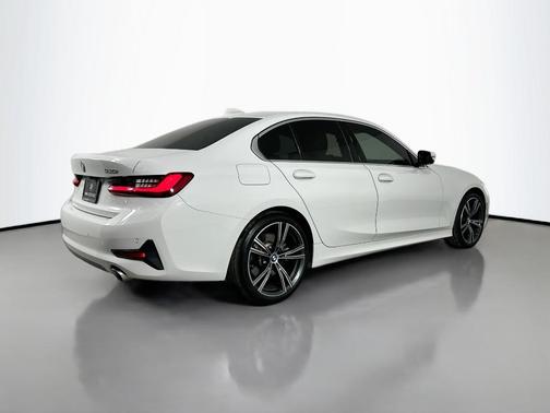 2022 BMW 330 i