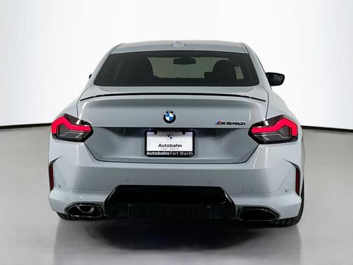 2025 BMW M240 i