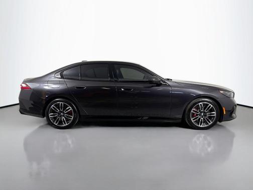 Dark Graphite Metallic 2026 BMW 550e xDrive