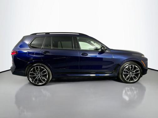 2024 BMW X7 M60i