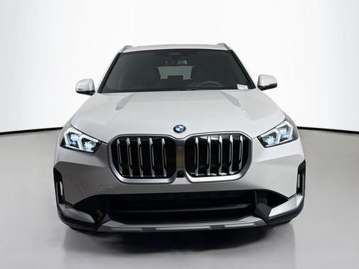 Mineral White Metallic 2026 BMW X1 xDrive28i