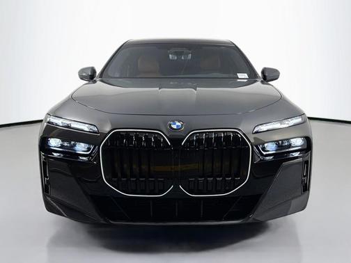 Dravit Gray Metallic 2026 BMW 760 760i xDrive