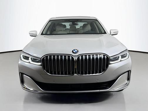 2021 BMW 740 i
