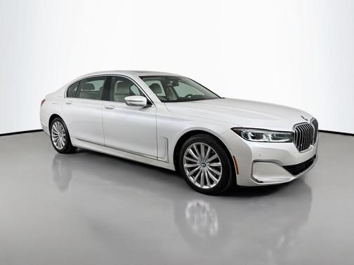 2021 BMW 740 i