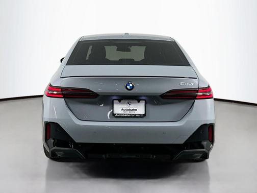 2025 BMW 530 i