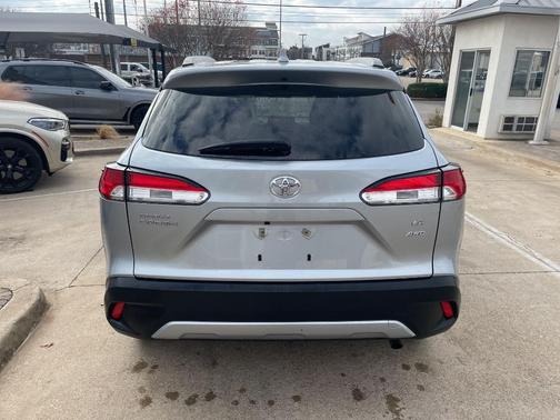 2024 Toyota Corolla Cross LE