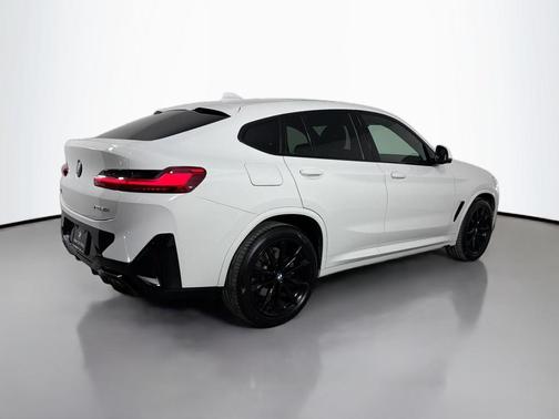 Alpine White 2023 BMW X4 xDrive30i