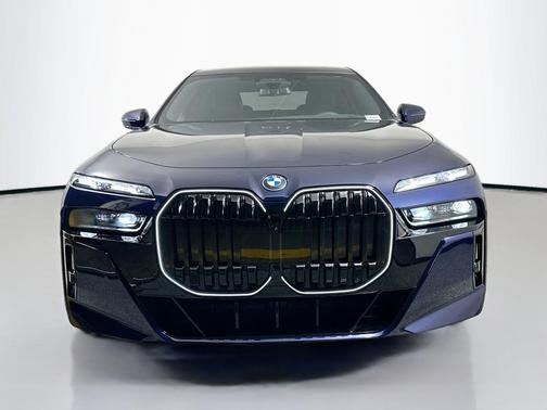2026 BMW 750e xDrive