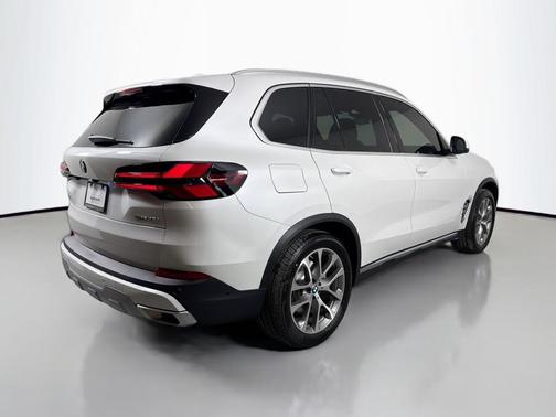 Mineral White Metallic 2026 BMW X5 sDrive40i