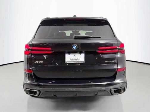 Black Sapphire Metallic 2026 BMW X5 xDrive40i