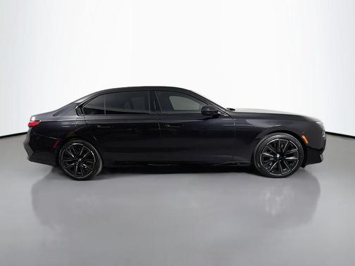 Black Sapphire Metallic 2026 BMW 740 i