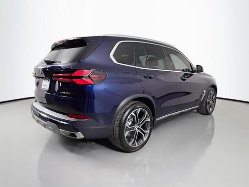 Tanzanite Blue II Metallic 2026 BMW X5 xDrive40i