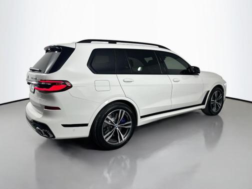 2026 BMW X7 M60i
