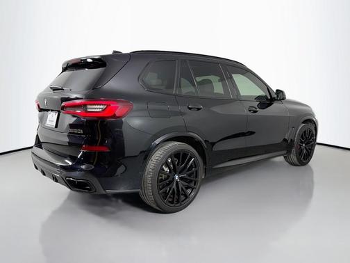 Black Sapphire Metallic 2021 BMW X5 M50i