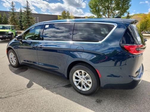 2025 Chrysler Pacifica L