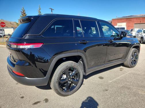 2025 Jeep Grand Cherokee Altitude