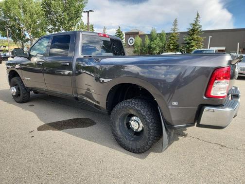 2022 RAM 3500 Tradesman Crew Cab 4x4 8' Box