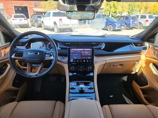 2025 Jeep Grand Cherokee Summit