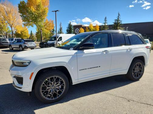 2025 Jeep Grand Cherokee Summit