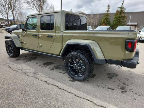 2025 Jeep Gladiator Nighthawk