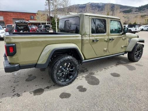 2025 Jeep Gladiator Nighthawk