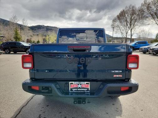 2025 Jeep Gladiator Nighthawk