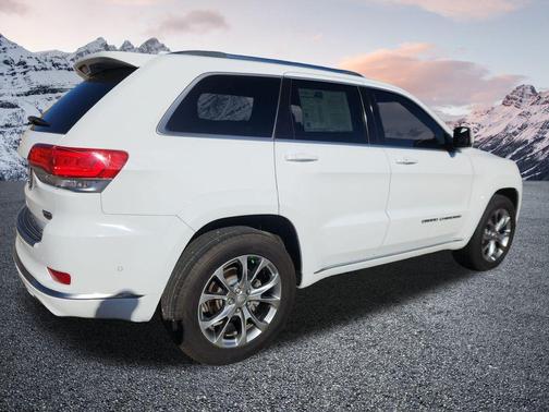 2019 Jeep Grand Cherokee Summit