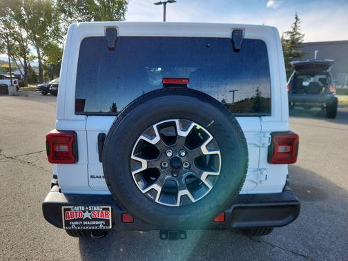 2025 Jeep Wrangler 4-Door Sahara 4x4