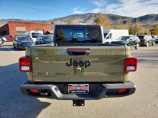 2025 Jeep Gladiator Sport