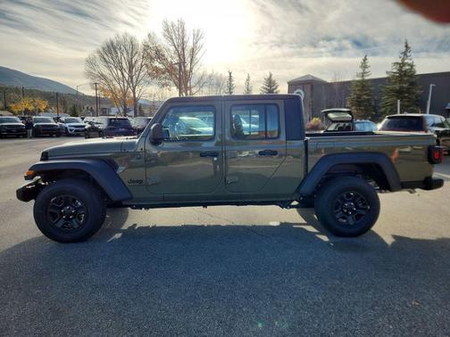 2025 Jeep Gladiator Sport