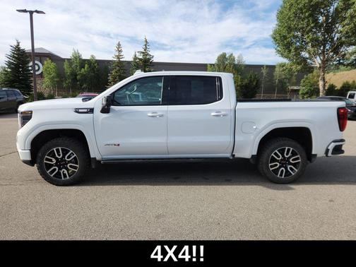 2024 GMC Sierra 1500 AT4