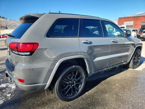 2021 Jeep Grand Cherokee Laredo