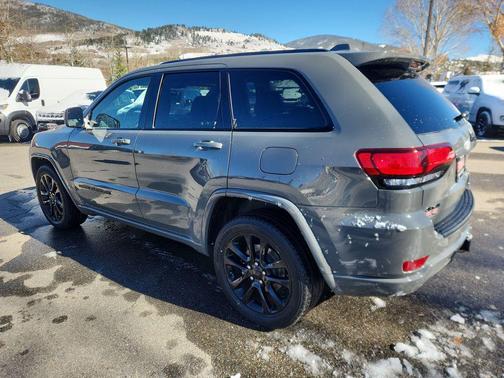 2021 Jeep Grand Cherokee Laredo