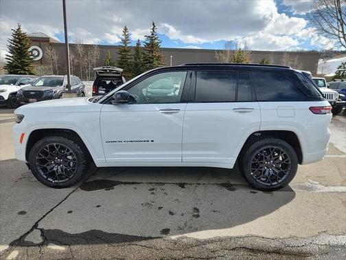 2025 Jeep Grand Cherokee Summit