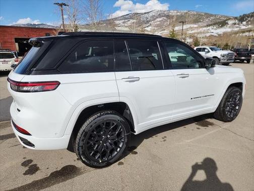 2025 Jeep Grand Cherokee Summit