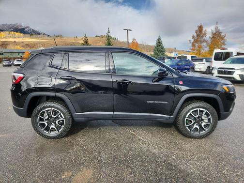 2025 Jeep Compass Trailhawk