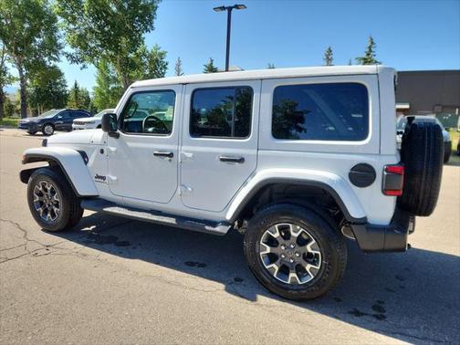 2025 Jeep Wrangler 4-Door Sahara 4x4