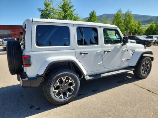 2025 Jeep Wrangler 4-Door Sahara 4x4