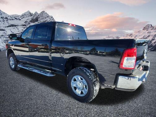 2022 RAM 2500 Big Horn Crew Cab 4x4 6'4' Box