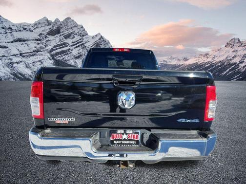 2022 RAM 2500 Big Horn Crew Cab 4x4 6'4' Box