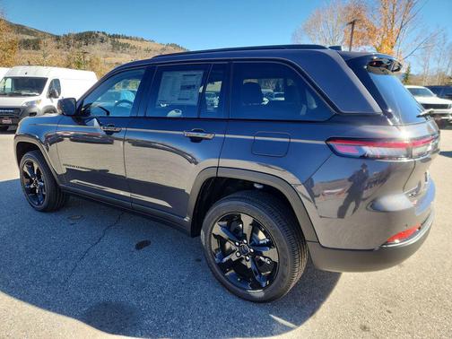 2025 Jeep Grand Cherokee Altitude