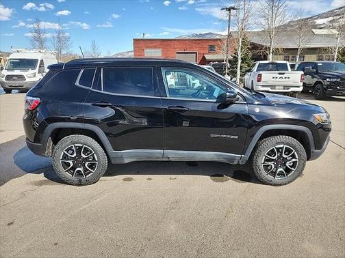 2025 Jeep Compass Trailhawk