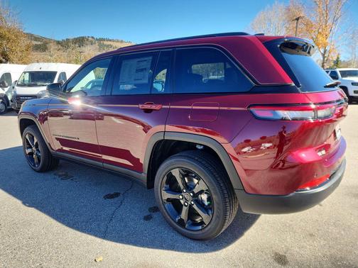 2025 Jeep Grand Cherokee Altitude